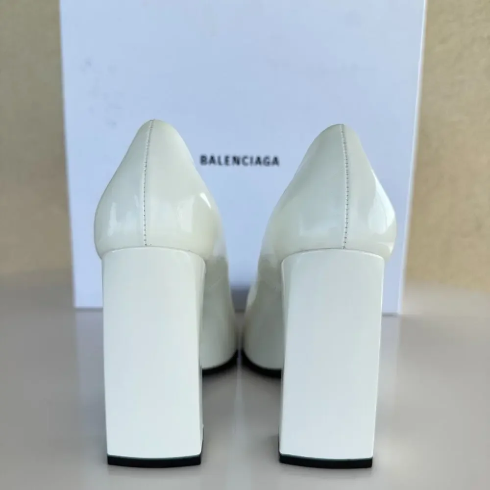 NIB Balenciaga Round 110 White Shiny Patent Leather High Heel Pumps Size 35.5